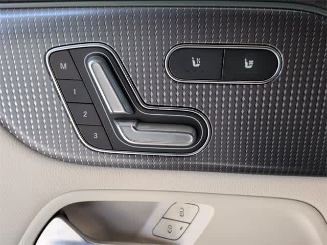 Thumbnail: 2022 Mercedes-Benz GLB - 17