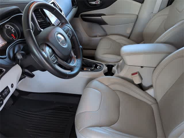 Thumbnail: 2019 Jeep Cherokee - 17