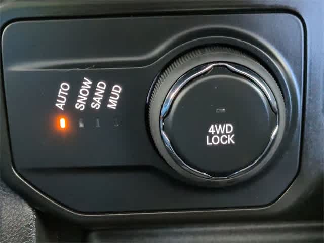 Thumbnail: 2023 Jeep Renegade - 40