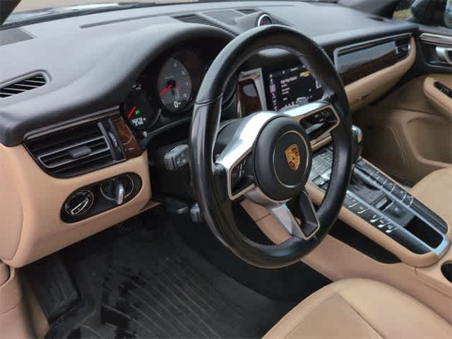 Thumbnail: 2021 Porsche Macan - 10
