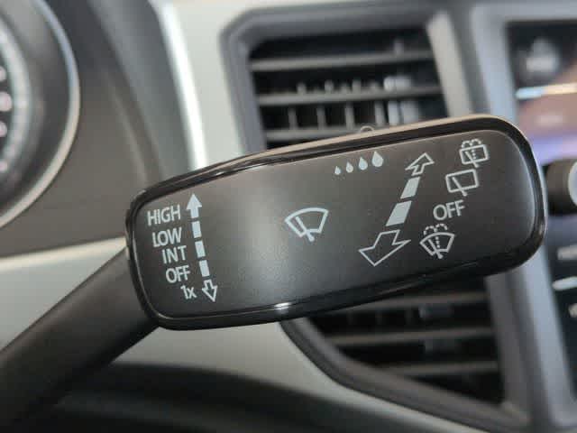 Thumbnail: 2021 Volkswagen Atlas - 25