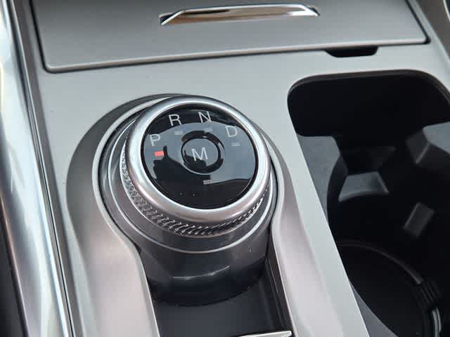 Thumbnail: 2020 Ford Explorer - 32