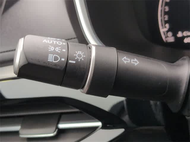 Thumbnail: 2023 Acura MDX - 29