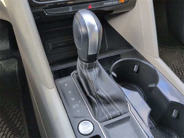 Thumbnail: 2022 Volkswagen Atlas - 31