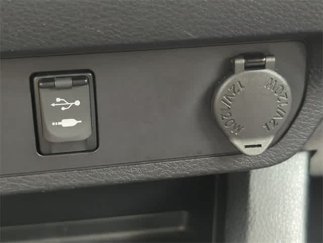 Thumbnail: 2017 Toyota Tacoma - 32