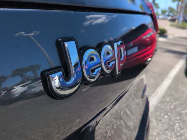 Thumbnail: 2016 Jeep Cherokee - 11