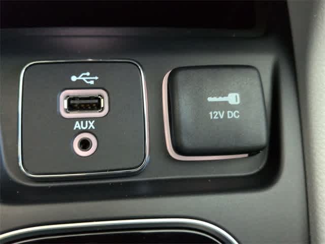 Thumbnail: 2019 Jeep Cherokee - 33