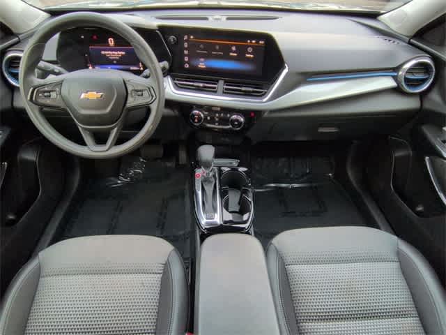 Thumbnail: 2024 Chevrolet Trax - 16