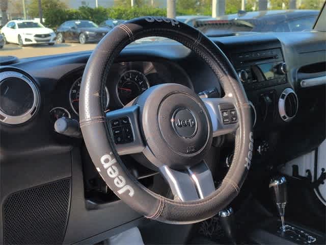 Thumbnail: 2015 Jeep Wrangler - 21