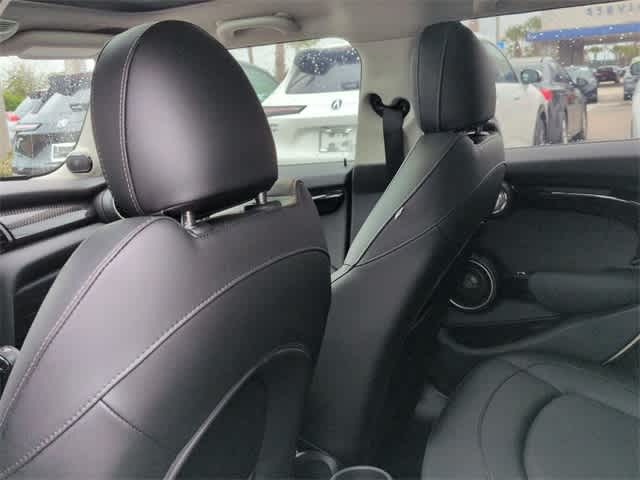 Thumbnail: 2015 MINI Cooper Hardtop - 19