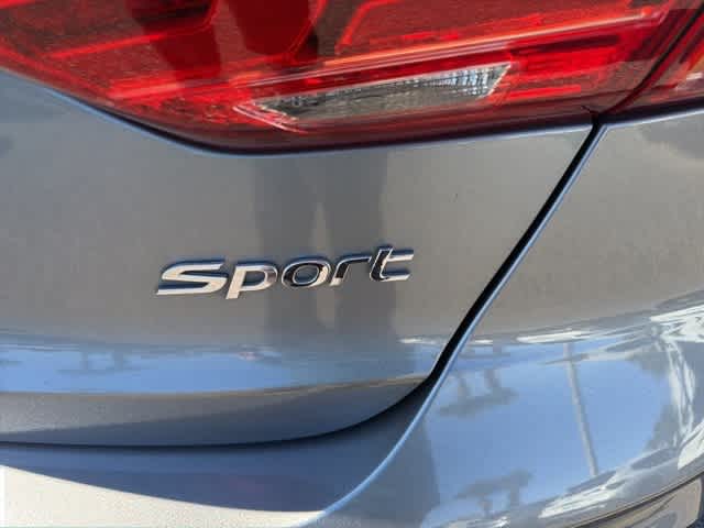 Thumbnail: 2018 Hyundai Elantra - 10