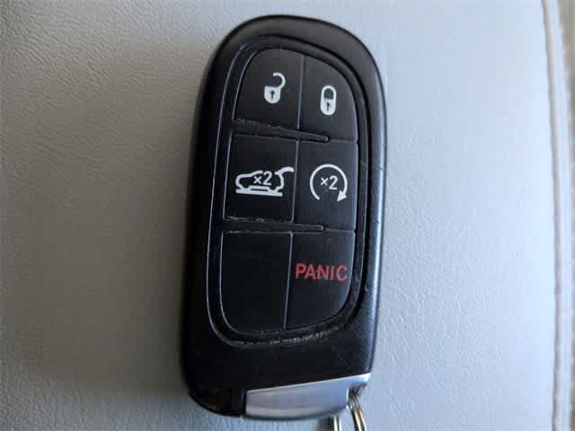 Thumbnail: 2019 Jeep Cherokee - 37