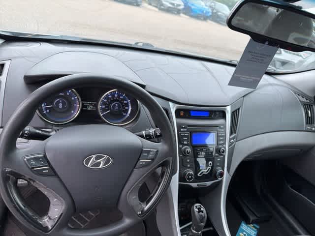 Thumbnail: 2012 Hyundai Sonata - 9