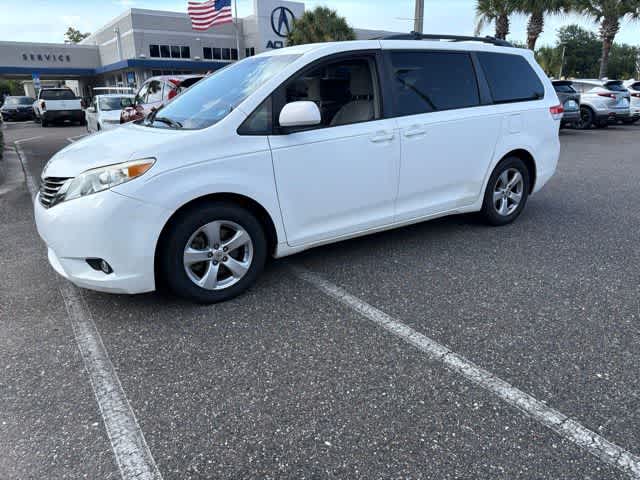 Thumbnail: 2012 Toyota Sienna - 13