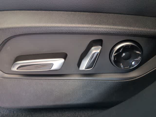 Thumbnail: 2026 Acura RDX - 18