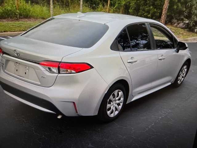 2022 Toyota Corolla LE photo 4