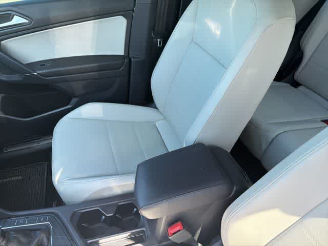 Thumbnail: 2020 Volkswagen Tiguan - 14