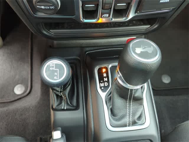 Thumbnail: 2022 Jeep Wrangler - 33