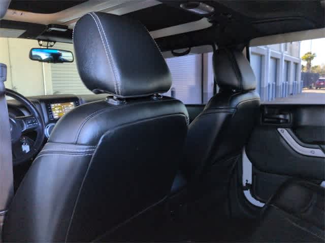 Thumbnail: 2017 Jeep Wrangler - 19