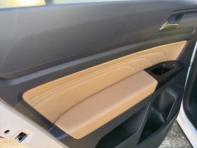 Thumbnail: 2021 Volkswagen Atlas - 14