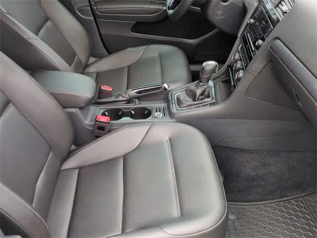 Thumbnail: 2021 Volkswagen Golf - 24