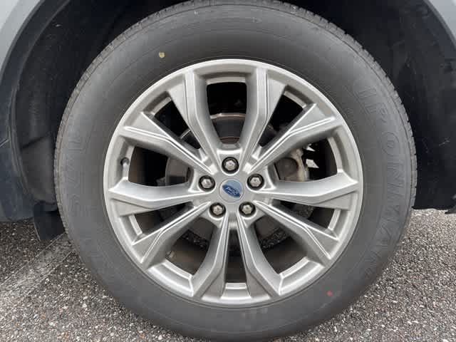 Thumbnail: 2022 Ford Explorer - 10