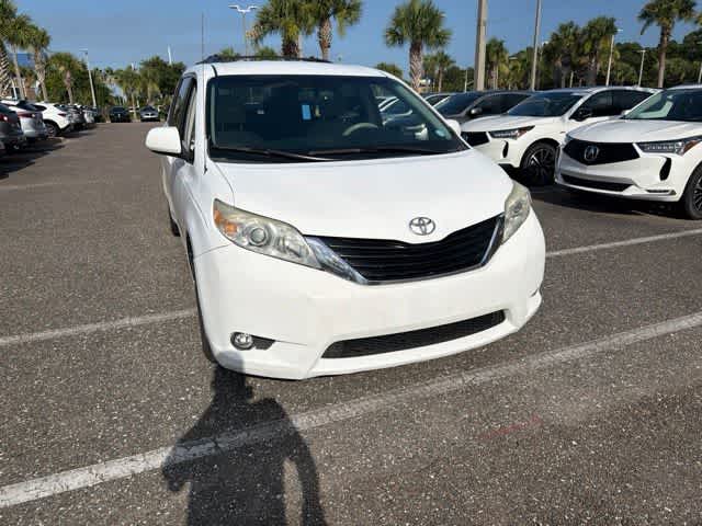 Thumbnail: 2012 Toyota Sienna - 5