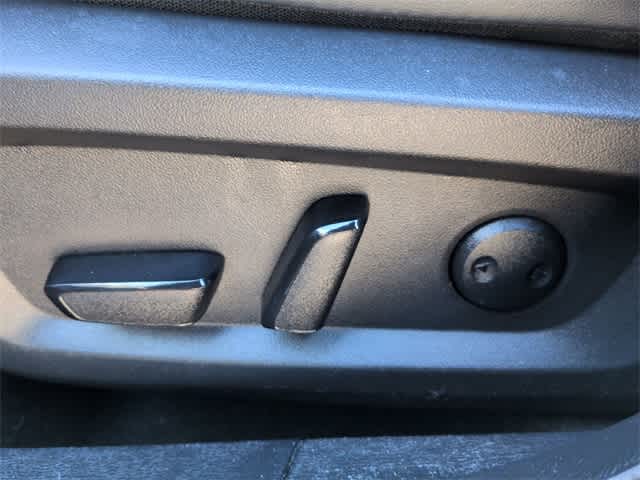 Thumbnail: 2024 Mitsubishi Outlander - 18