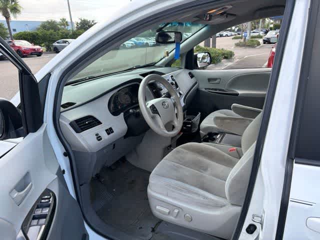 Thumbnail: 2012 Toyota Sienna - 14