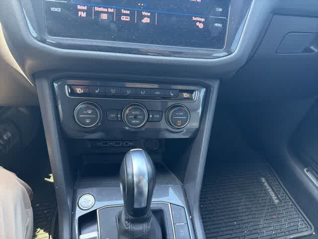 Thumbnail: 2020 Volkswagen Tiguan - 17