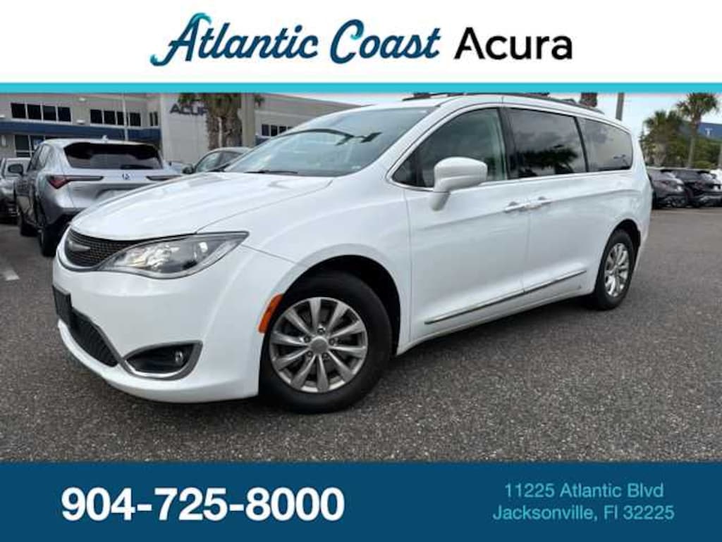 Used 2017 Chrysler Pacifica Touring-L Van