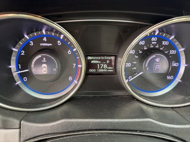 Thumbnail: 2012 Hyundai Sonata - 8