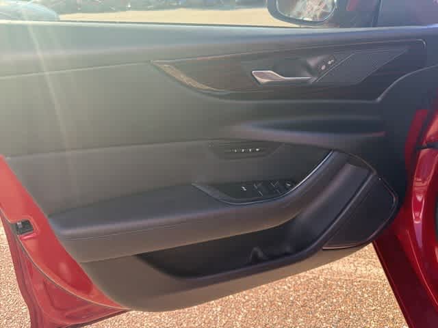 Thumbnail: 2020 Jaguar XE - 8