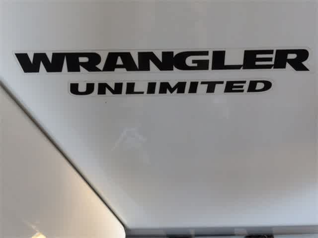 Thumbnail: 2017 Jeep Wrangler - 13