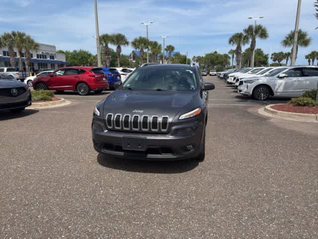 Used 2016 Jeep Cherokee Latitude SUV