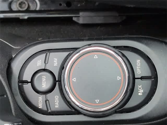 Thumbnail: 2015 MINI Cooper Hardtop - 39