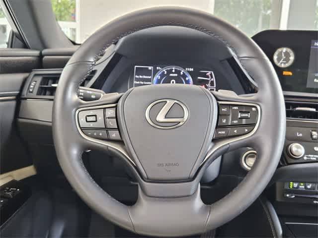 2022 Lexus ES  24