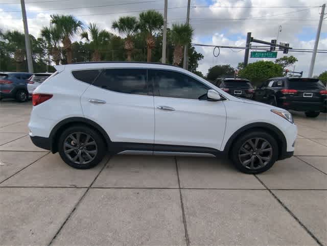 Thumbnail: 2017 Hyundai Santa Fe - 9