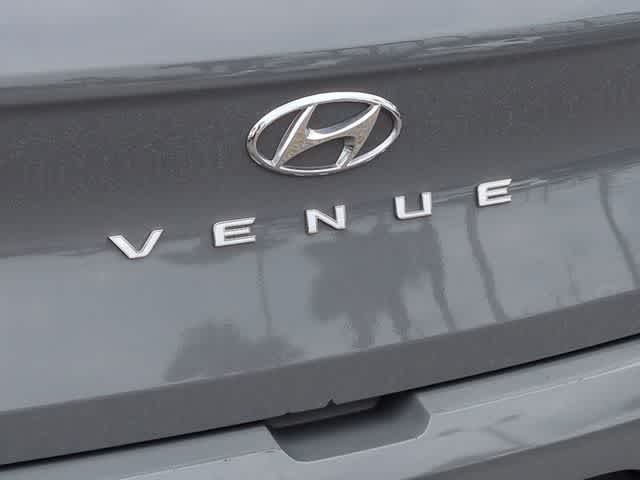 Thumbnail: 2022 Hyundai Venue - 17