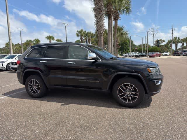 Thumbnail: 2017 Jeep Grand Cherokee - 13