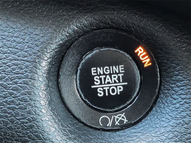 Thumbnail: 2019 Jeep Cherokee - 37