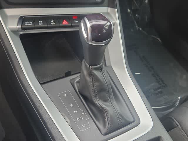 Thumbnail: 2023 Audi Q3 - 31