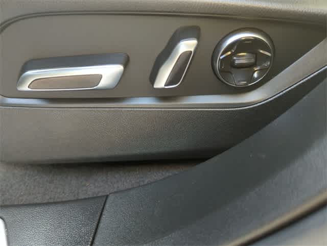 Thumbnail: 2025 Acura RDX - 17