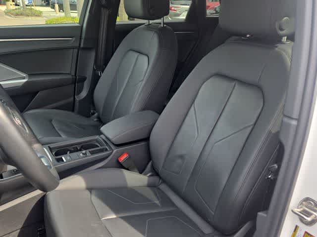 Thumbnail: 2023 Audi Q3 - 19