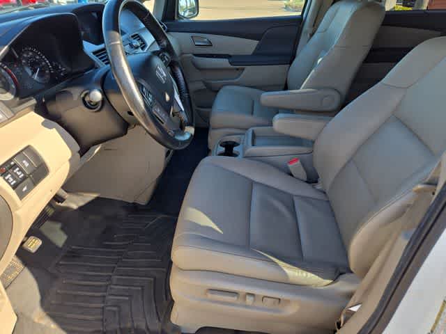 Thumbnail: 2012 Honda Odyssey - 16
