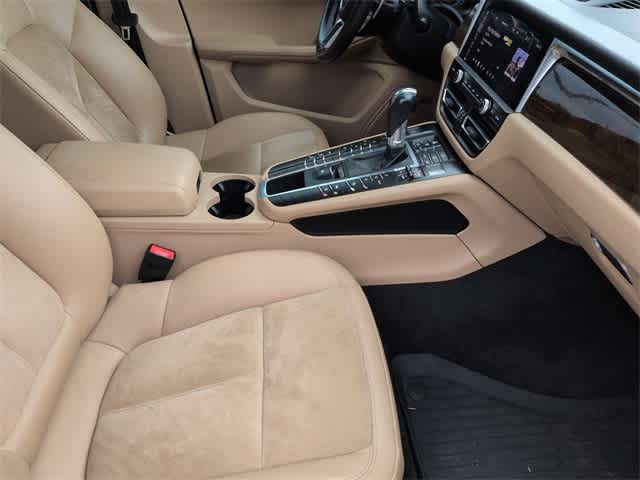 Thumbnail: 2021 Porsche Macan - 23