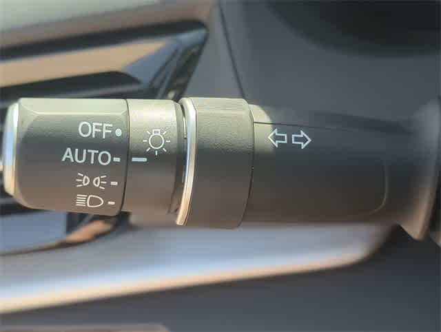 Thumbnail: 2025 Acura RDX - 28