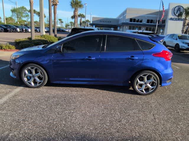 Thumbnail: 2015 Ford Focus - 5