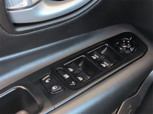 Thumbnail: 2023 Jeep Renegade - 39