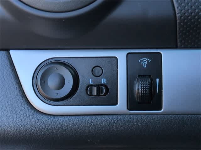 Thumbnail: 2011 Chevrolet Aveo - 34